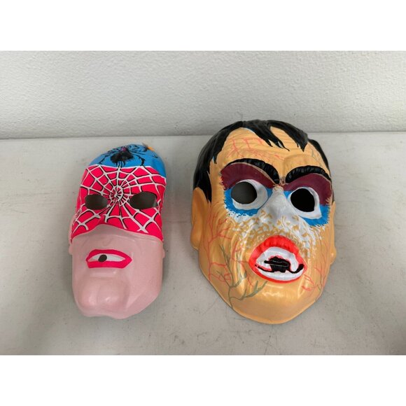 Lot of 2 Vintage Scary Halloween Dracula & Spiderman Mask Plastic elastic string - Picture 1 of 12